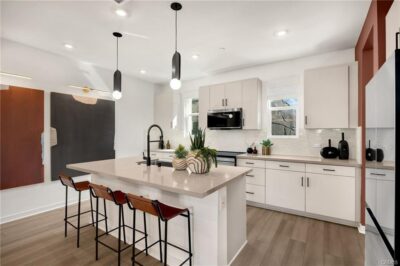 101 S Laxore Street #203